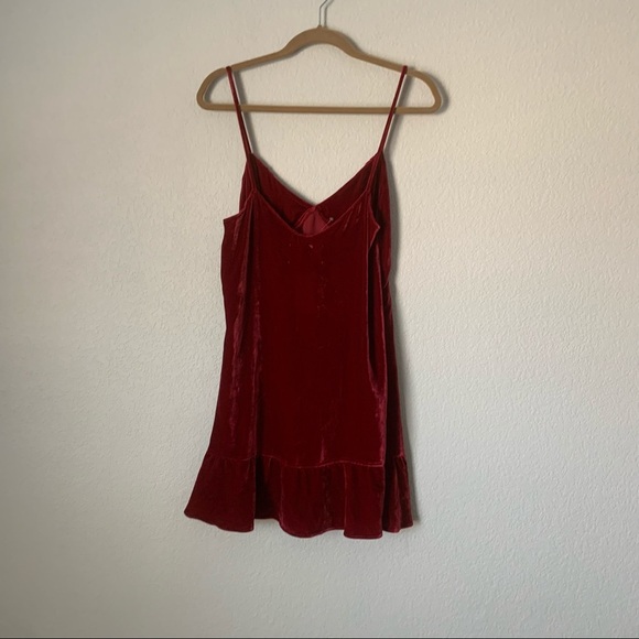 NWOT Reformation Polly Velvet Dress in Cherry Red - Picture 5 of 7